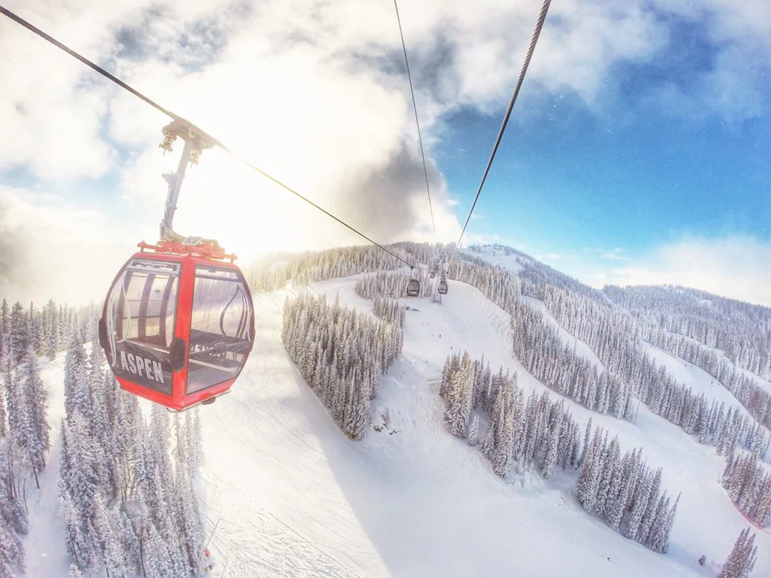 Long Shot at Snowmass — lift-served skiing stretching across the high ridge above Burnt Mountain