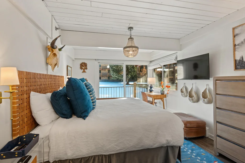 Stonebridge Condo 716 bedroom with King bed