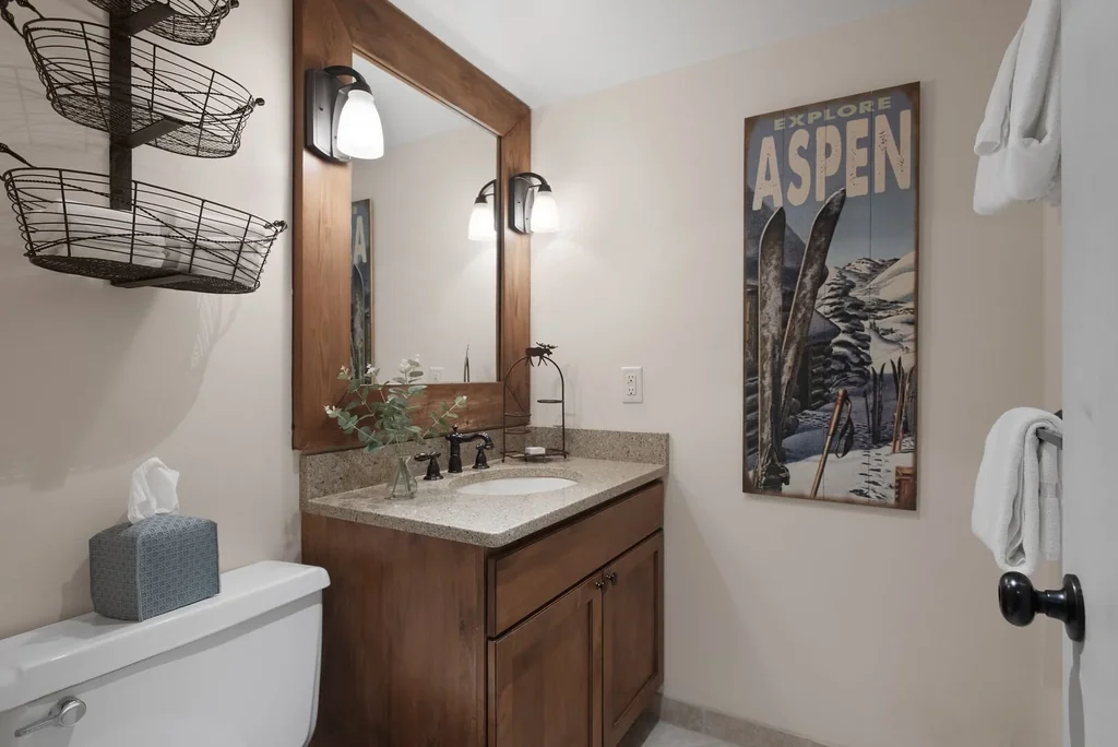 Stonebridge Condo 810 entry and ski storage