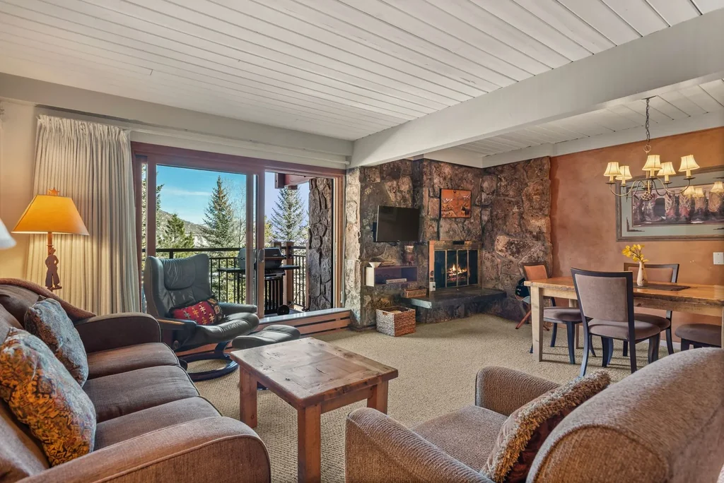 Stonebridge Condo 810 living room with fireplace